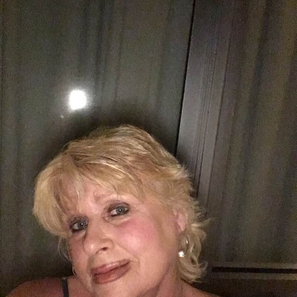 Meet your Posher, Nadine - Picture 1 of 1